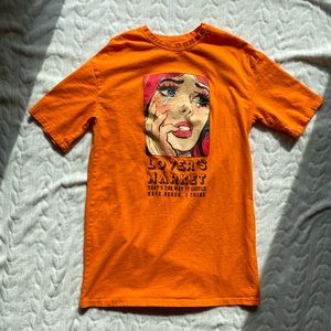S Lovers market orange tee